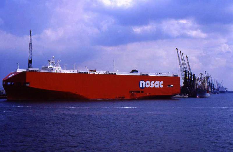64-Anversa ,sul Flandria,giro del porto sulla Schelda (nave  che trasporta auto giapponesi),17 agosto 1989.jpg